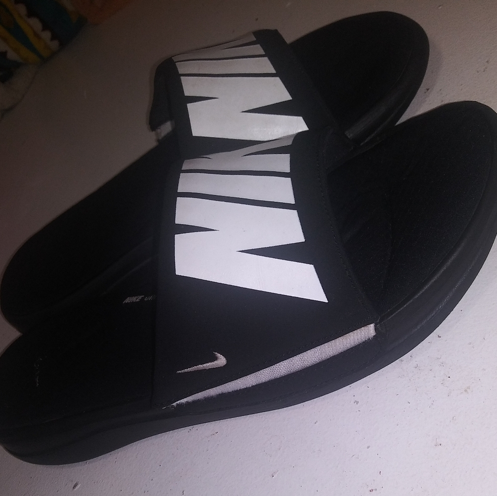 Sold****Nike Memory Foam Ultra Comfort slides